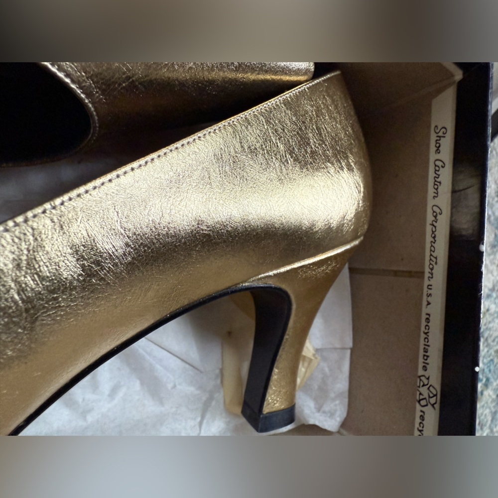 Vintage NOS Night Life by Life Stride gold metallic dress pumps, size 10M - Picture 12 of 15